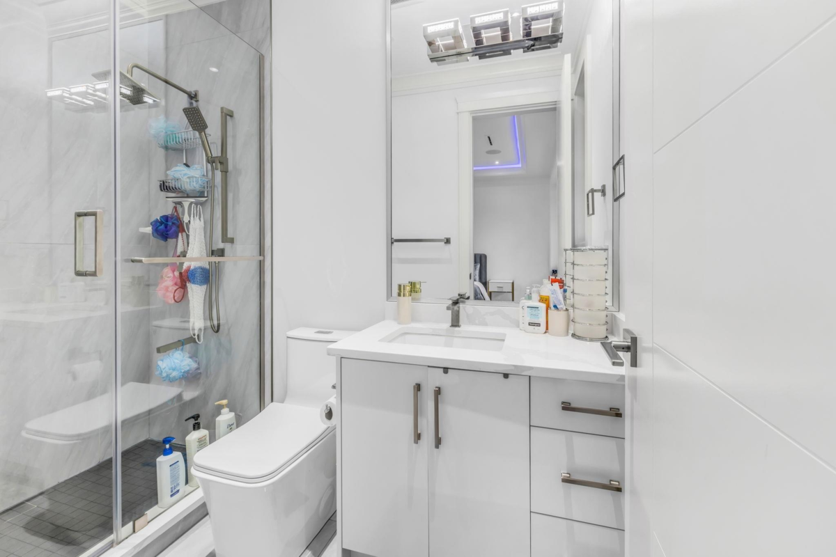 Garage Interior Photo of 6595 Dayton Drive, Chilliwack, BC