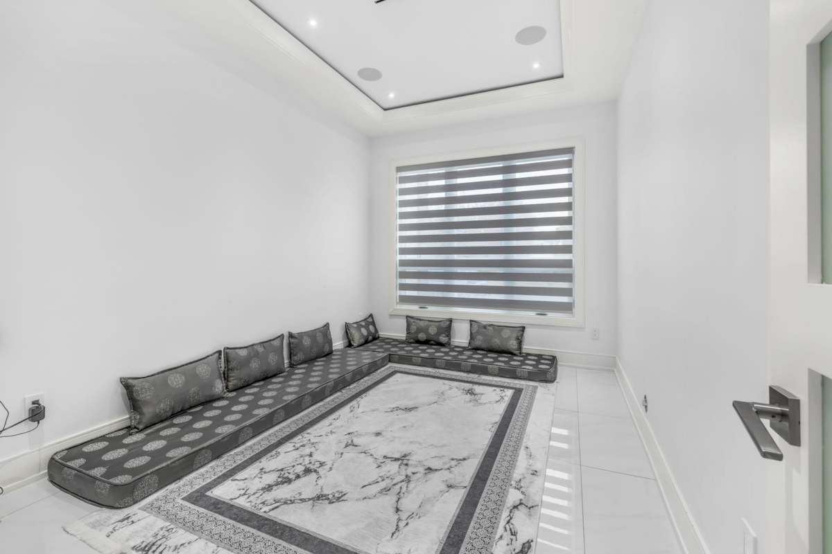 Powder Room Photo of 6595 Dayton Drive, Chilliwack, BC