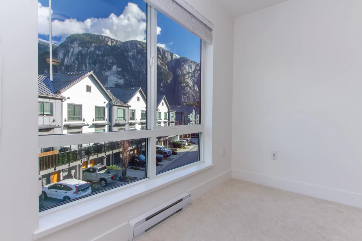 Guest Bathroom Photo of 38045 Keel Way, Squamish, BC