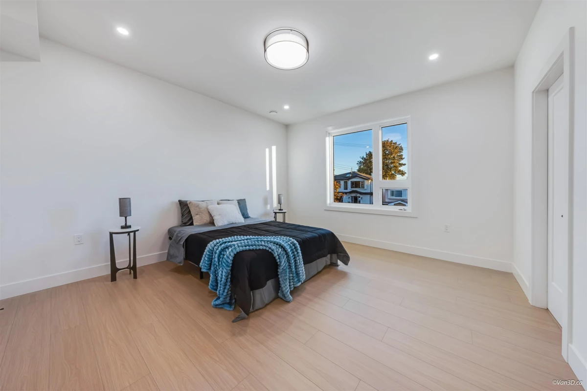 Guest Bathroom Photo of 2 4211 Graveley Street, Burnaby, BC