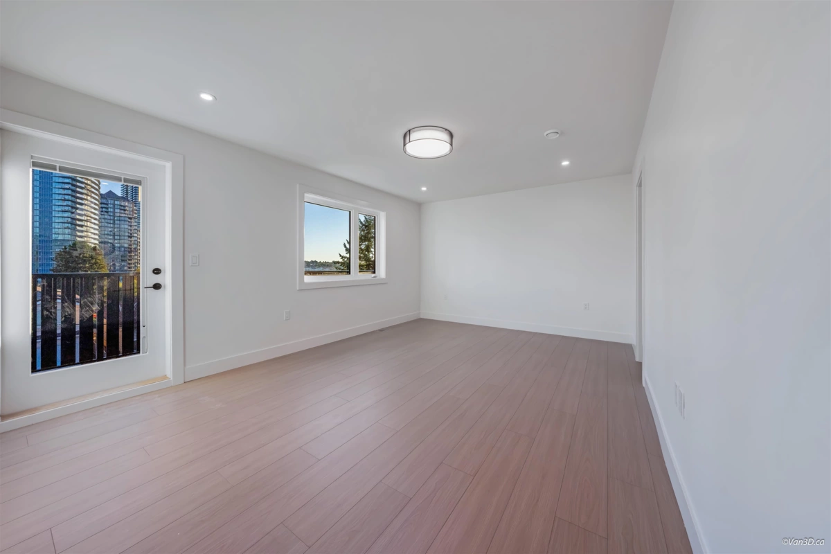 Hallway Photo of 2 4211 Graveley Street, Burnaby, BC