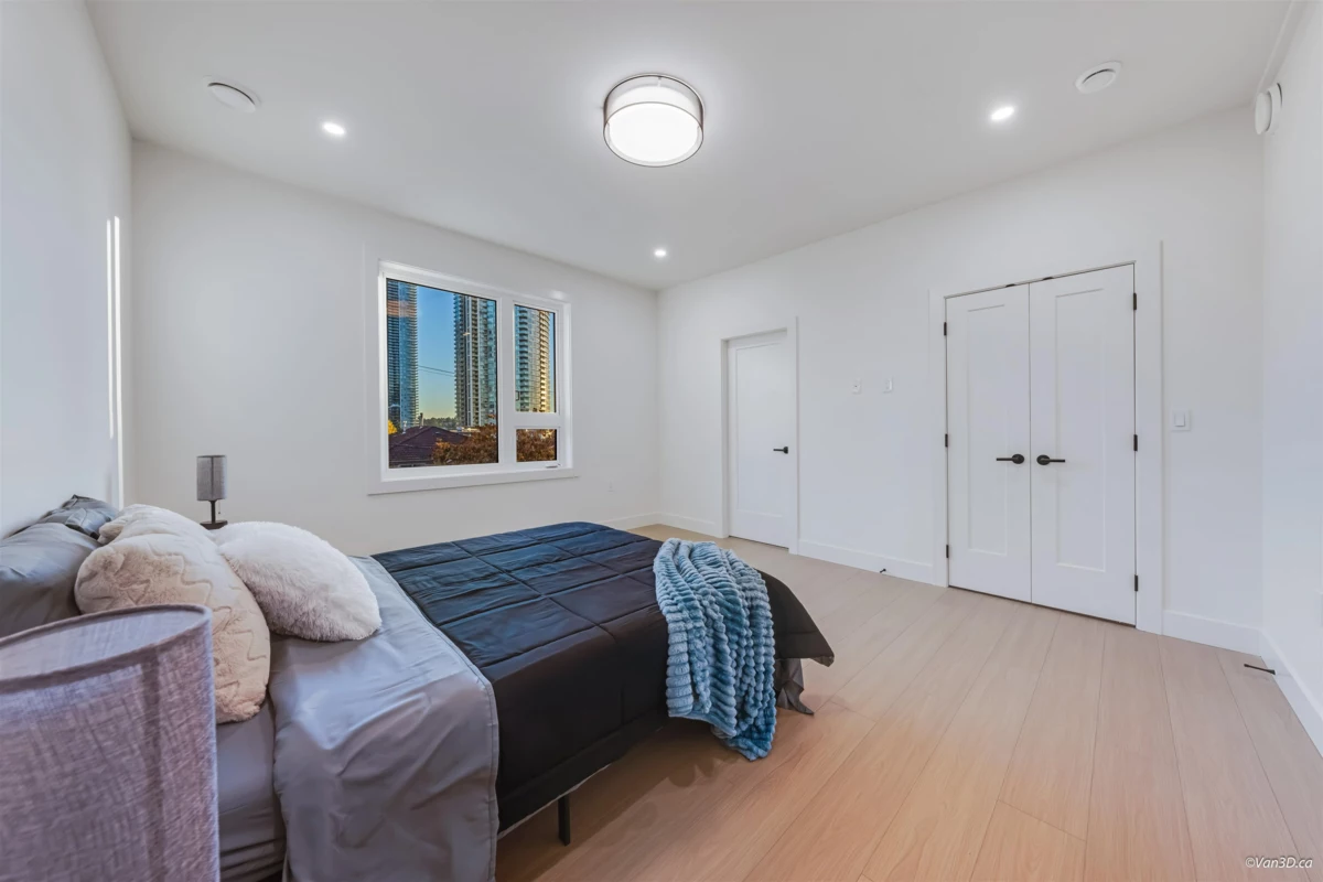 Powder Room Photo of 2 4211 Graveley Street, Burnaby, BC