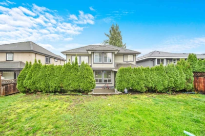 Garden / Landscaping Photo of 9467 163 Street, Surrey, BC