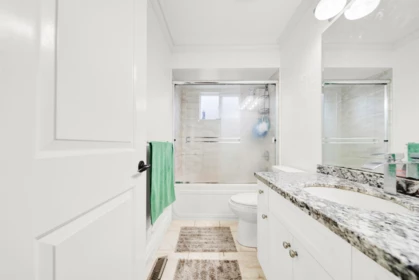 Hallway Photo of 9467 163 Street, Surrey, BC