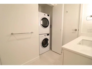 1607 13615 Fraser Highway, Surrey, BC
