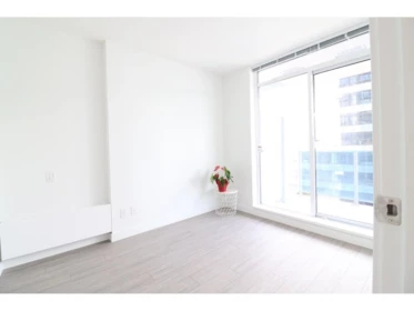 1607 13615 Fraser Highway, Surrey, BC