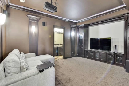Basement Recreation Room Photo of 14611 36b Avenue, Surrey, BC