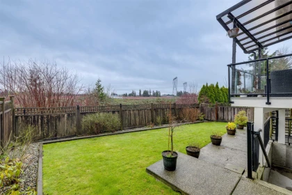 Front Yard Photo of 14611 36b Avenue, Surrey, BC