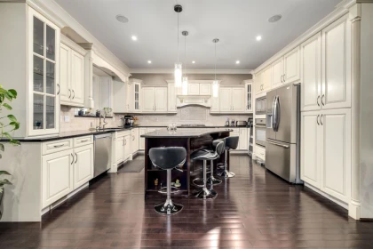 Kitchen Island Photo of 14611 36b Avenue, Surrey, BC