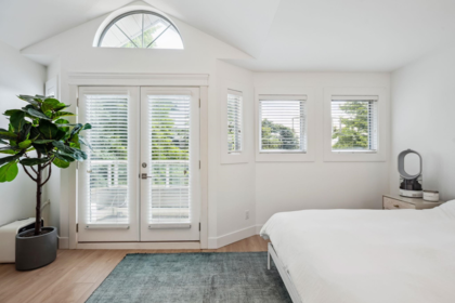 Entry Foyer Photo of 5921 Ontario Street, Vancouver, BC