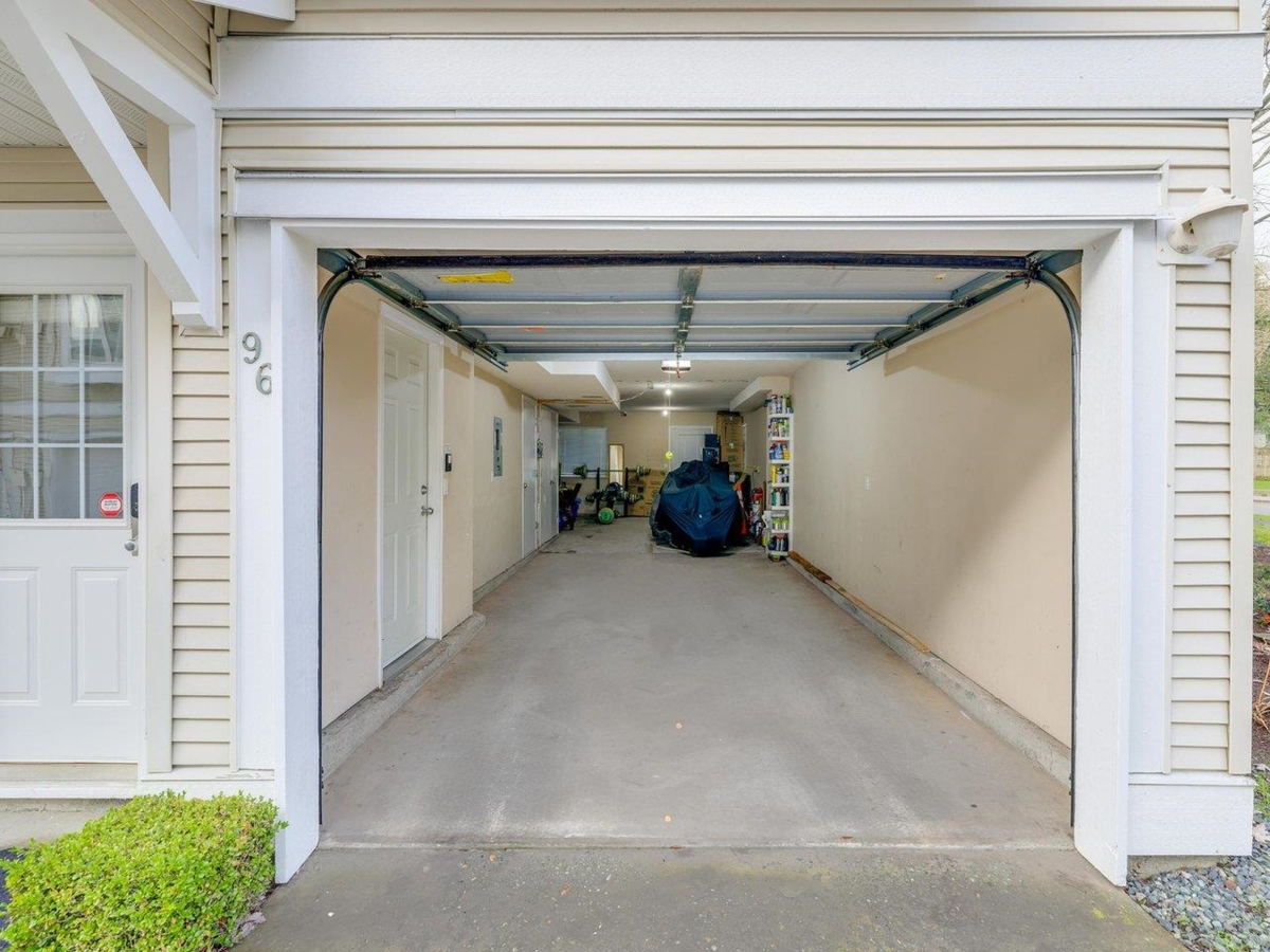 Basement Recreation Room Photo of 96 12110 75a Avenue, Surrey, BC