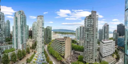 Garden / Landscaping Photo of 1705 1211 Melville Street, Vancouver, BC