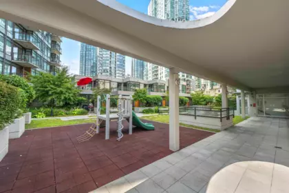 Hot Tub / Spa Photo of 1705 1211 Melville Street, Vancouver, BC