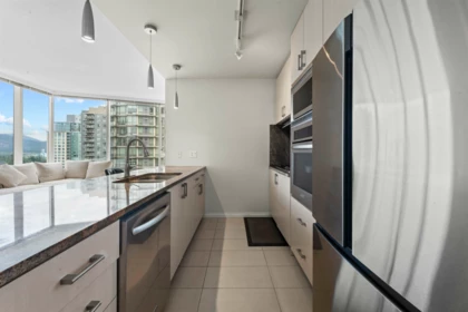 Kitchen Photo of 1705 1211 Melville Street, Vancouver, BC
