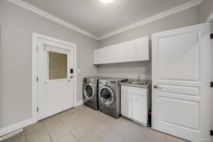 Basement Recreation Room Photo of 15828 Somerset Place, Surrey, BC