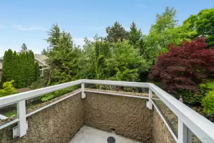 Staircase Photo of 15828 Somerset Place, Surrey, BC