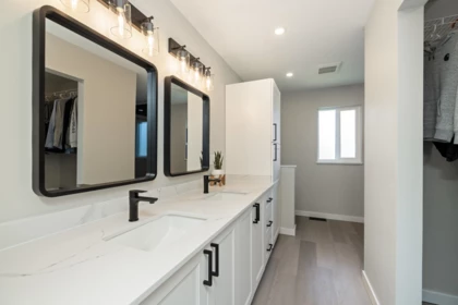 Entry Foyer Photo of 45257 Raven Place, Chilliwack, BC