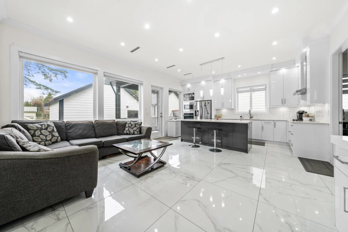 Basement Recreation Room Photo of 6021 128a Street, Surrey, BC