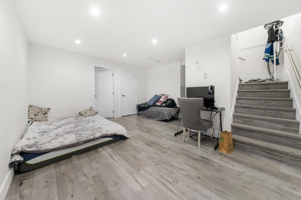Entry Foyer Photo of 6021 128a Street, Surrey, BC