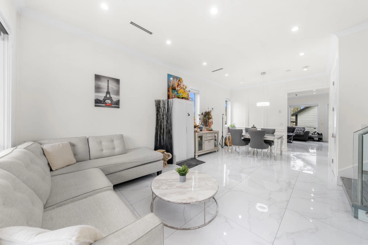 Family Room Photo of 6021 128a Street, Surrey, BC