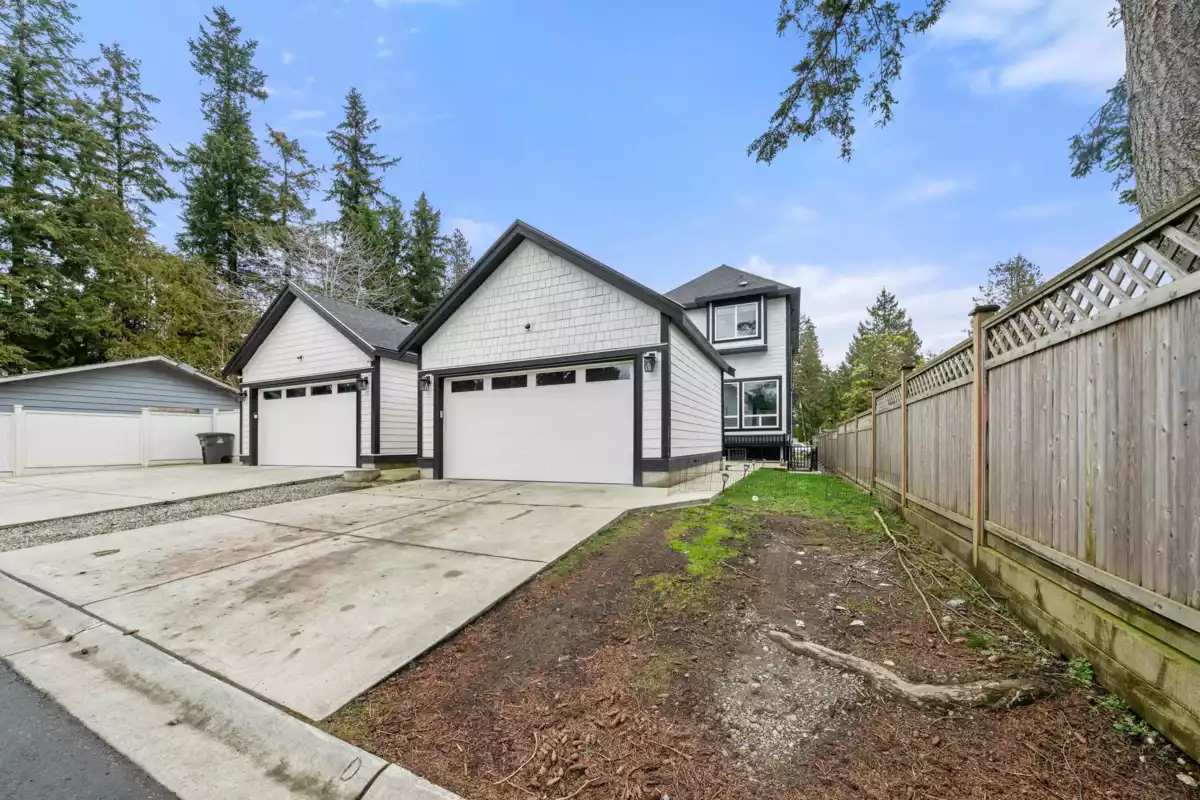 Fitness Center Photo Near 6021 128a Street, Surrey, BC