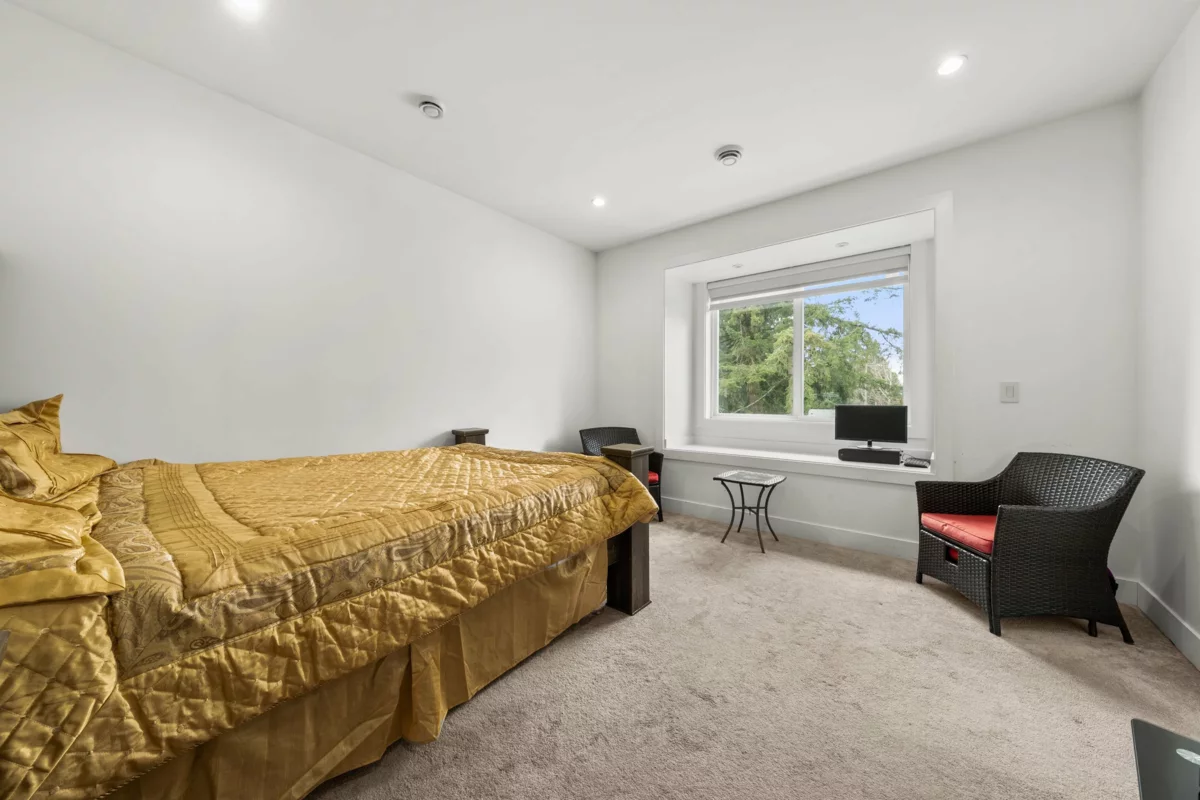 Garden / Landscaping Photo of 6021 128a Street, Surrey, BC