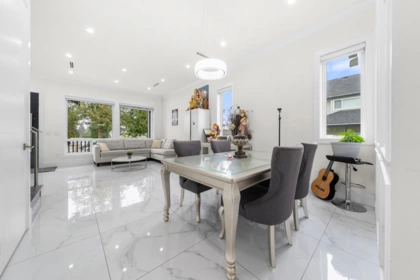 Breakfast Nook Photo of 6021 128a Street, Surrey, BC