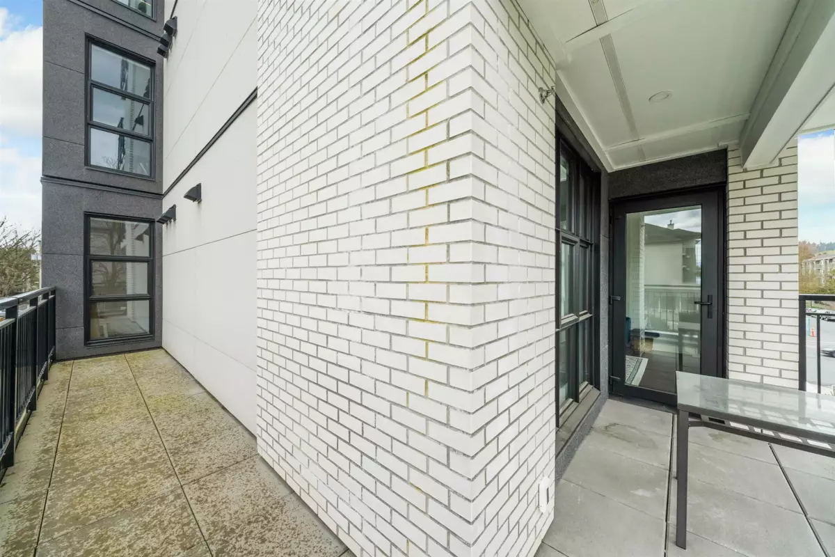 Entry Foyer Photo of 201 2446 Shaughnessy Street, Port Coquitlam, BC