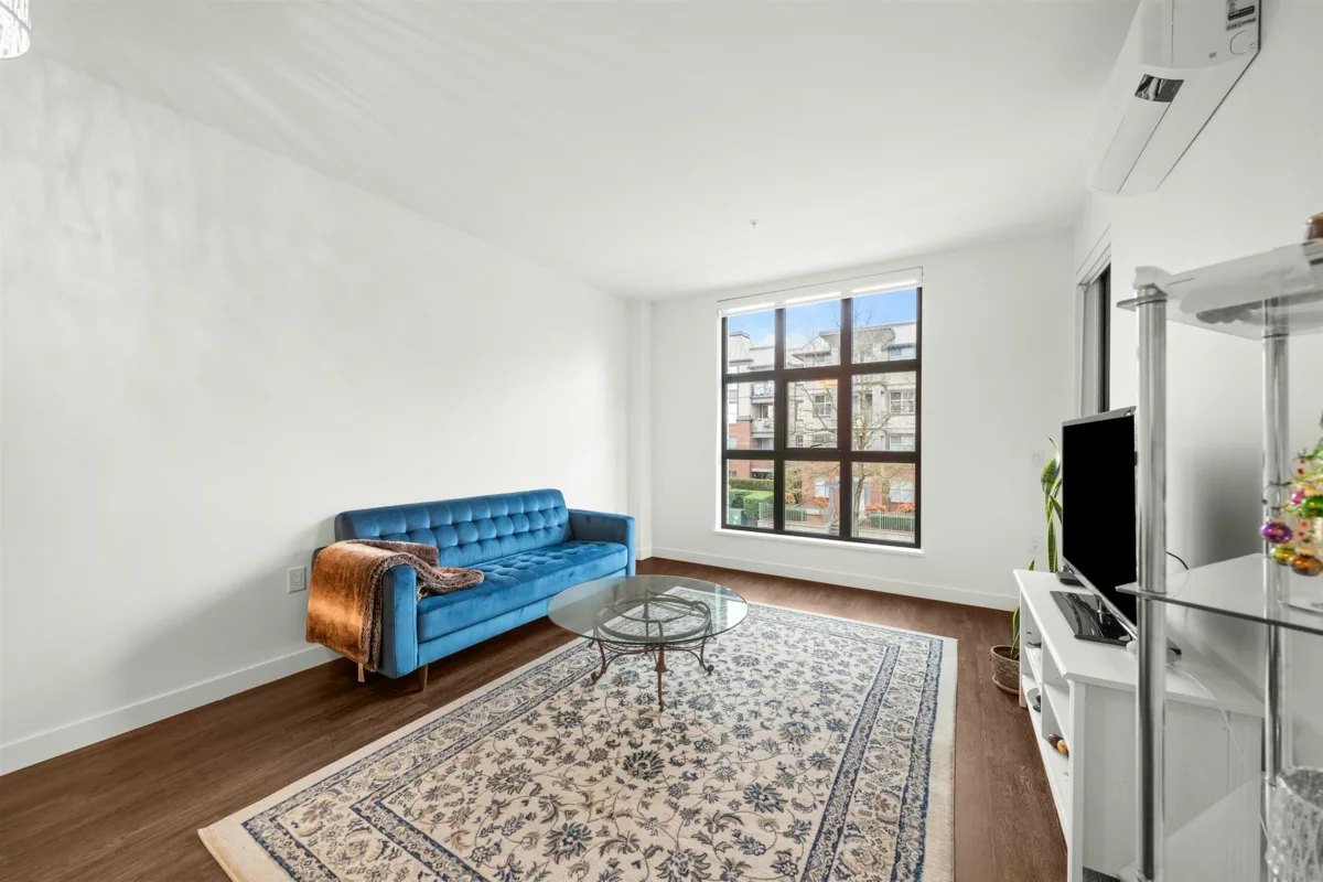 Kitchen Island Photo of 201 2446 Shaughnessy Street, Port Coquitlam, BC