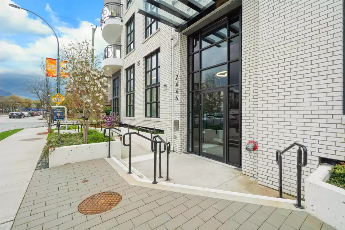 Living Room Photo of 201 2446 Shaughnessy Street, Port Coquitlam, BC