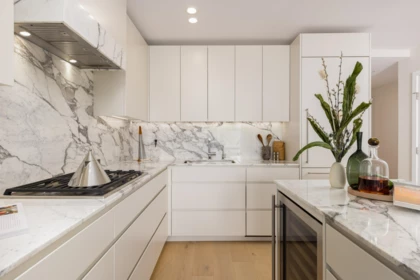 309 3668 W 10th Avenue, Vancouver, BC