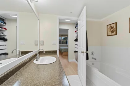 Office / Den Photo of 111 2678 Dixon Street, Port Coquitlam, BC