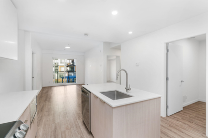 209 13969 96 Avenue, Surrey, BC, Surrey — Apartment/Condo for sale