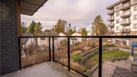 Powder Room Photo of 209 13969 96 Avenue, Surrey, BC