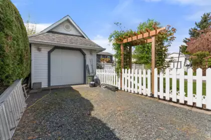 Front Yard Photo of 6695 Beaufort Road, Chilliwack, BC
