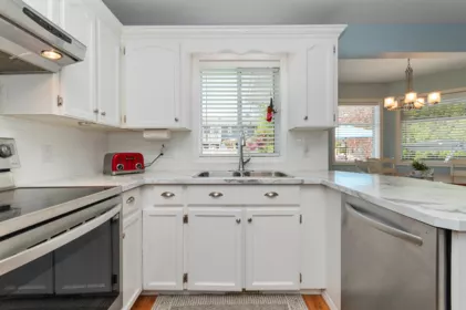 Kitchen Island Photo of 6695 Beaufort Road, Chilliwack, BC
