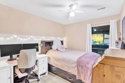Loft / Bonus Room Photo of 822 34909 Old Yale Road, Abbotsford, BC
