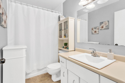 Powder Room Photo of 822 34909 Old Yale Road, Abbotsford, BC