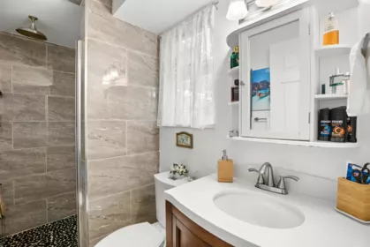 Guest Bathroom Photo of 2821 Commonwealth Street, Port Coquitlam, BC