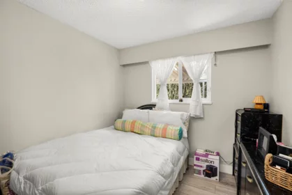 Powder Room Photo of 2821 Commonwealth Street, Port Coquitlam, BC