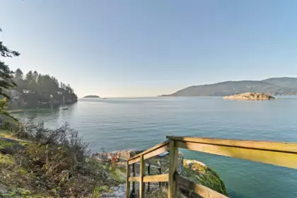 Loft / Bonus Room Photo of 6648 Marine Drive, West Vancouver, BC