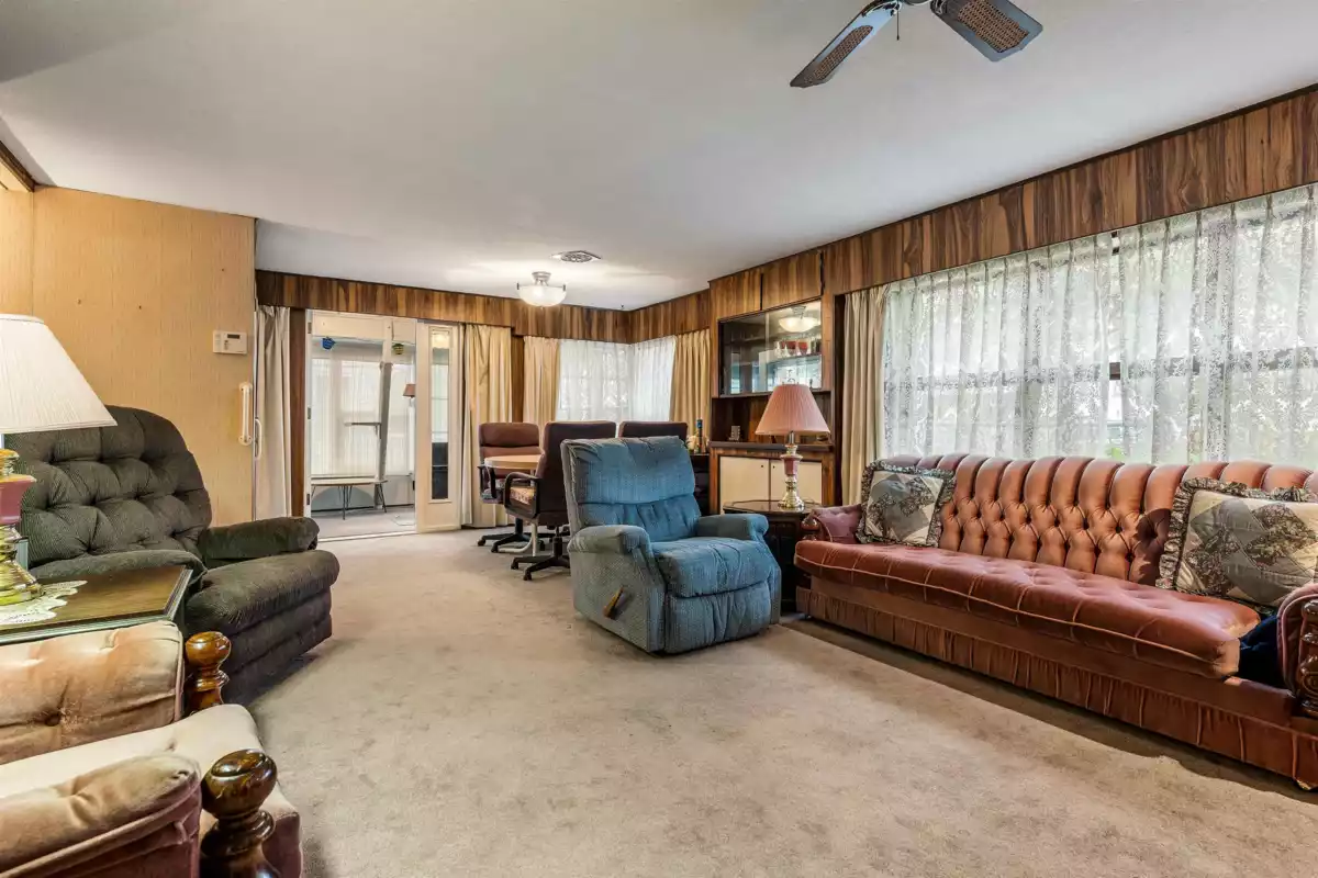 Primary Bedroom Photo of 363 Pine Street, Cultus Lake, BC