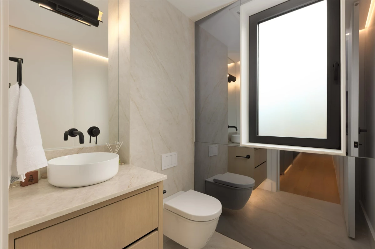 Entry Foyer Photo of 1181 33rd Avenue, Vancouver, BC