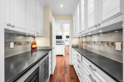 Breakfast Nook Photo of 4668 Clovelly Walk, West Vancouver, BC
