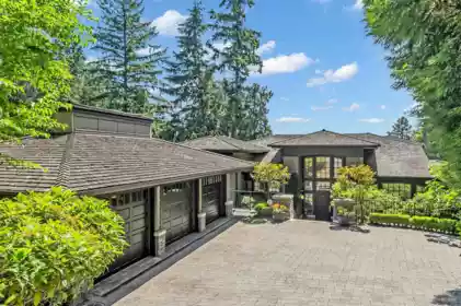 Entry Foyer Photo of 4668 Clovelly Walk, West Vancouver, BC