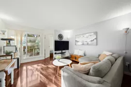 114 1545 E 2nd Avenue, Vancouver, BC