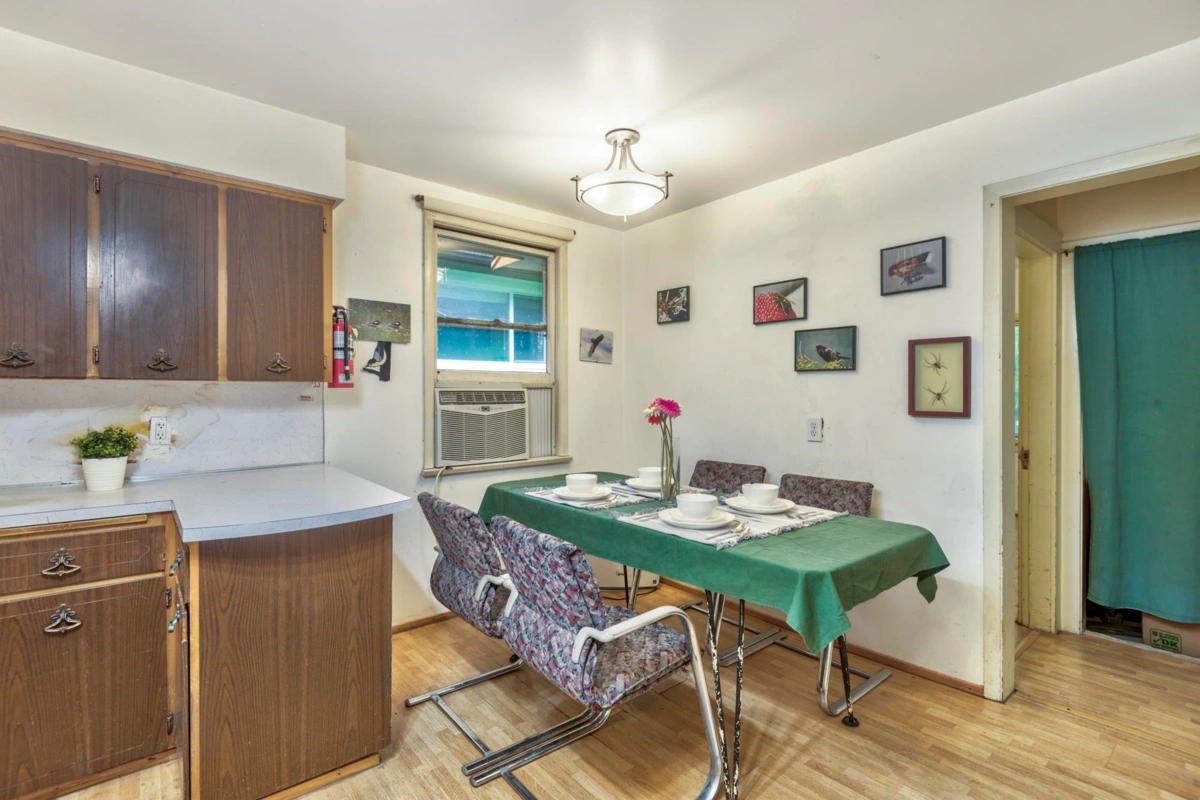 Dining Area Photo of 4312 Georgia Street, Burnaby, BC