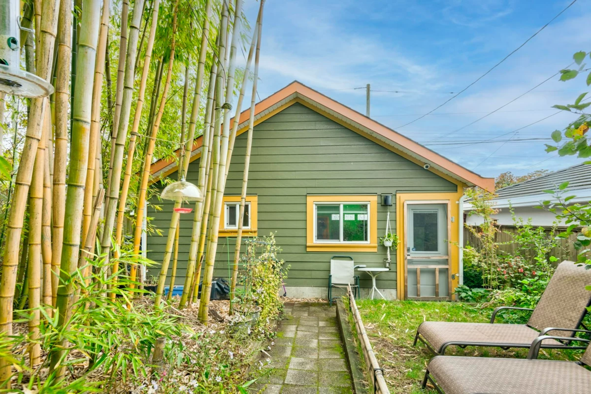 Hot Tub / Spa Photo of 4312 Georgia Street, Burnaby, BC