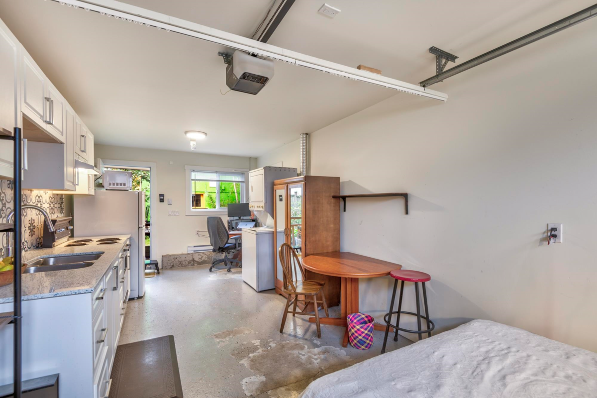 Outdoor Patio Photo of 4312 Georgia Street, Burnaby, BC