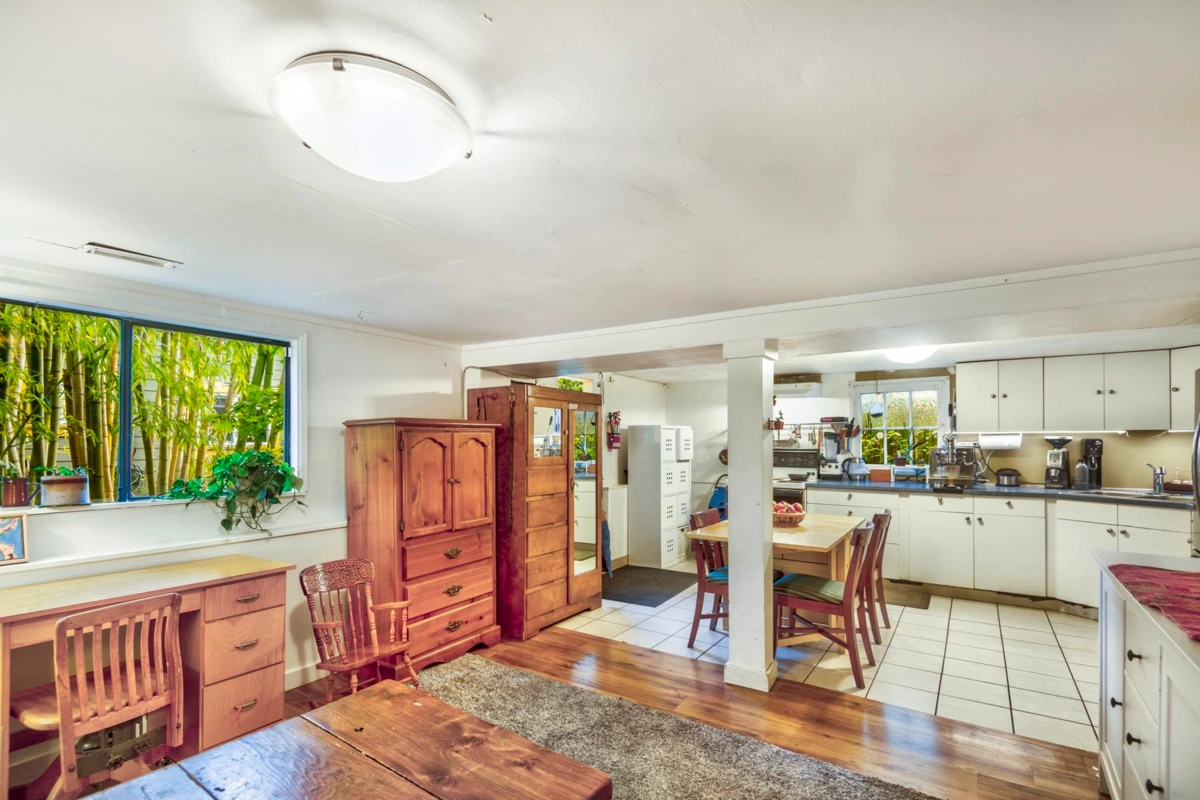 Walk-In Closet Photo of 4312 Georgia Street, Burnaby, BC